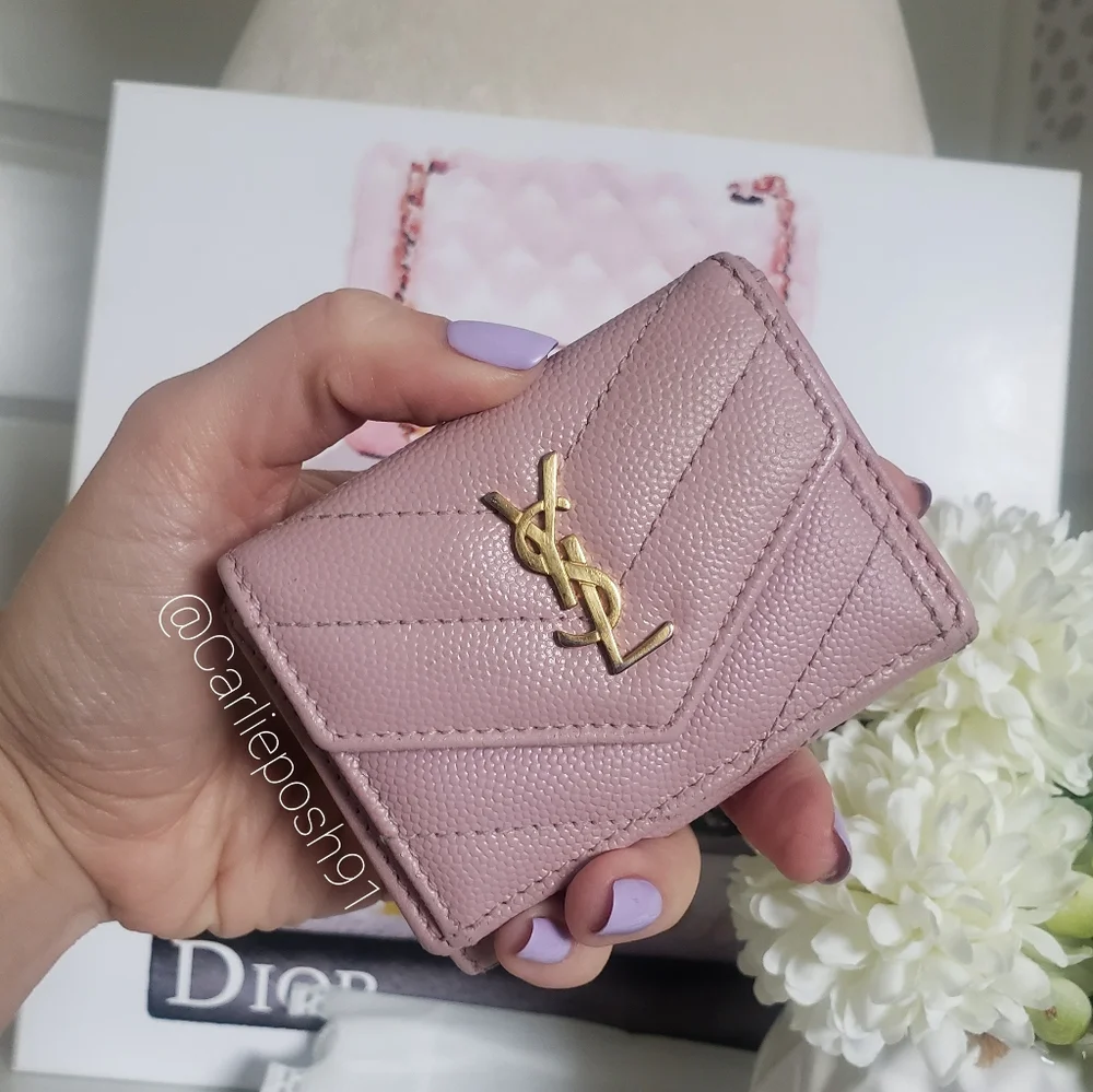 *SOLD* Authentic Pre-owned Yves Saint Laurent Compact Trifold Wallet - Picture 3 of 13